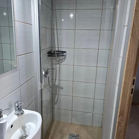 Eldom-noclegi Pracownicze Daleka 12 Homestay