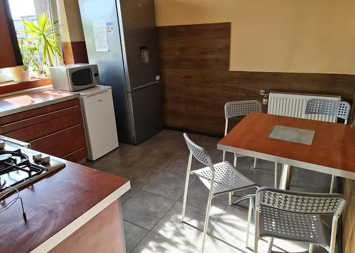 Eldom-noclegi Pracownicze Daleka 12