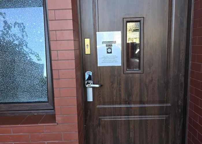 Eldom-noclegi Pracownicze Daleka 12 *